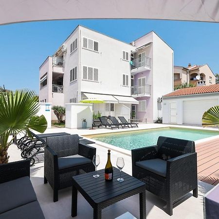 Apartmani Leona บาร์บินเย ภายนอก รูปภาพ