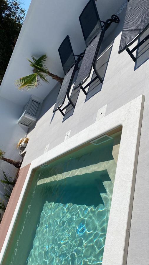 Apartmani Leona บาร์บินเย ภายนอก รูปภาพ